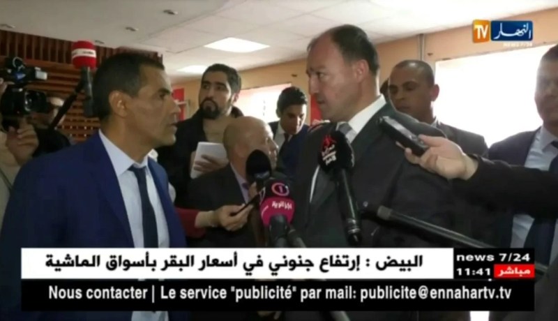 وزير الشباب والرياضة يوبخ مسؤول مكتب الدراسات على طريقة شرحه