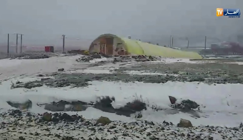 إستمرار تساقط الثلوج على مرتفعات ولاية باتنة !