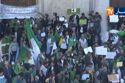 بداية توافد المتظاهرين إلى ساحة البريد المركزي للإنطلاق في مسيرة الجمعة السادسة