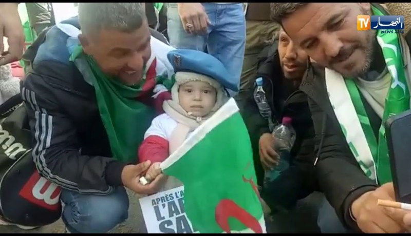 العاصمة: شاهد أصغر متظاهرة في المسيرة السلمية