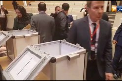 أعضاء اللجنة المركزية للأفلان يشرعون في الإقتراع لإنتخاب أمين عام جديد