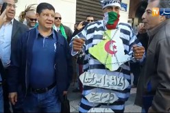 العاصمة/ شاهد أشخاص يتظاهرون بطريقتهم الخاصة