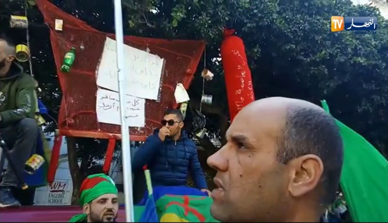 شاهد…هذه هي أبرز الشعارات المرفوعة في الجمعة السادسة من الحراك الشعبي