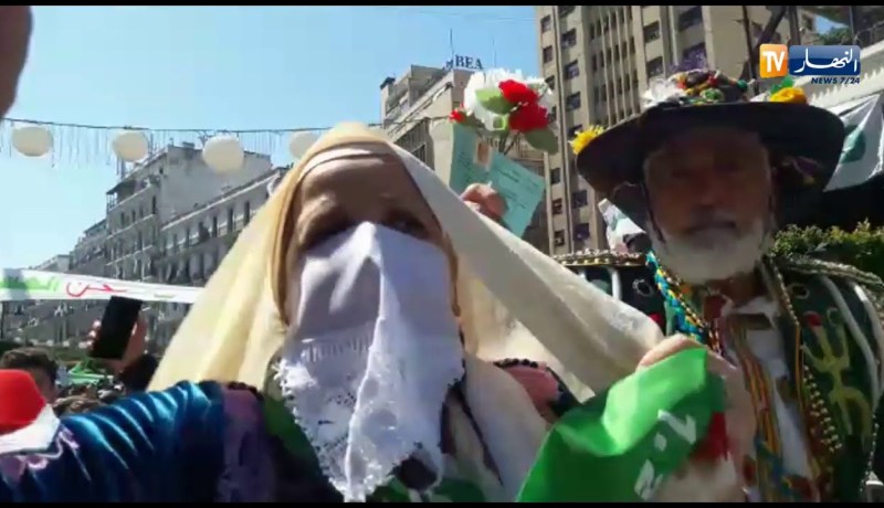 الكل على طريقته في الحراك…”شعب بن مهيدي ما يخافش..ولا يأبى الإندثار”