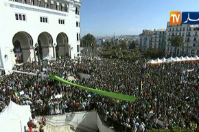 مراسل النهار بالبليدة : ” توحّد الشعب في الفايسبوك على الرّاية الوطنية فقط عكس الجمعات السابقة !! “