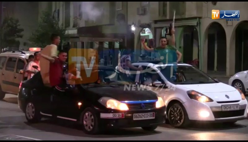 أجواء فرحة الناجحين في البكالوريا بتيسمسيلت