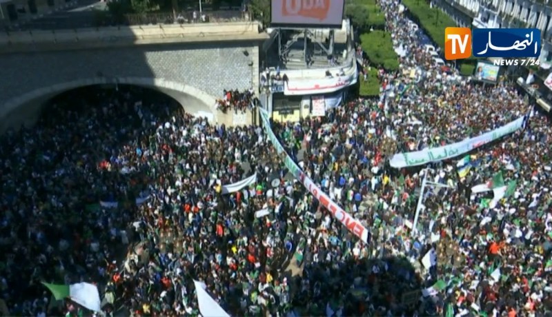 حراك متواصل ونظام صامت..وتفعيل المادة 102 مرفوض من قبل الشعب
