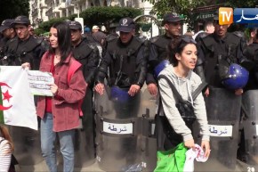 السلفي يصنع الحدث في المظاهرات السلمية بالعاصمة