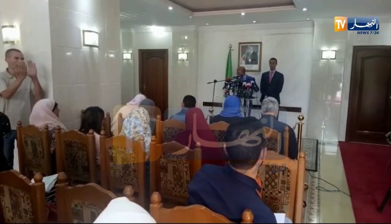 شاهد..الوالي “زوخ” يستعرض حصيلة الهياكل التربوية في الولاية !!