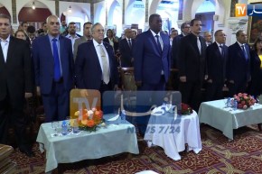 شاهد..تبهديلة أثناء عزف النشيد الوطني  على مسامع وزير السياحة