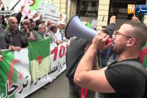 خروج الآلاف عبر مختلف ولايات الوطن في مسيرات سلمية مطالبين برحيل النظام