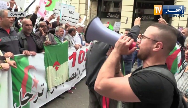 خروج الآلاف عبر مختلف ولايات الوطن في مسيرات سلمية مطالبين برحيل النظام