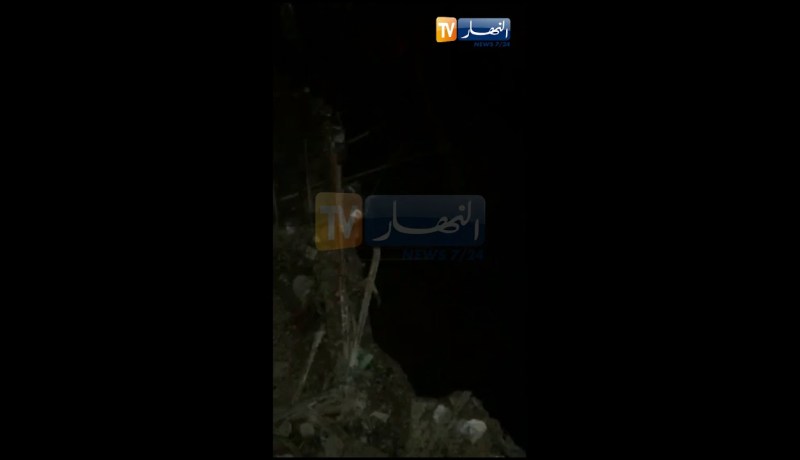 شاهد كيف كان المرقي العقاري “بسة” يقوم بعمليات هدم لطريق عمومي بـ “الشراقة”