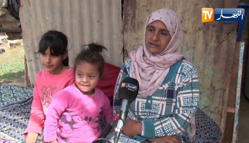 عين تيموشنت: بعيدا عن أعين السلطات .. فاطمة وبناتها يعشن بحاوية في غابة