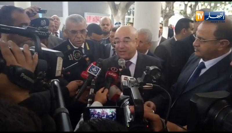 وزير الداخلية: “في سنة 2020 كل المؤسسات التربوية ستجهز بالطاقة الشمسية”