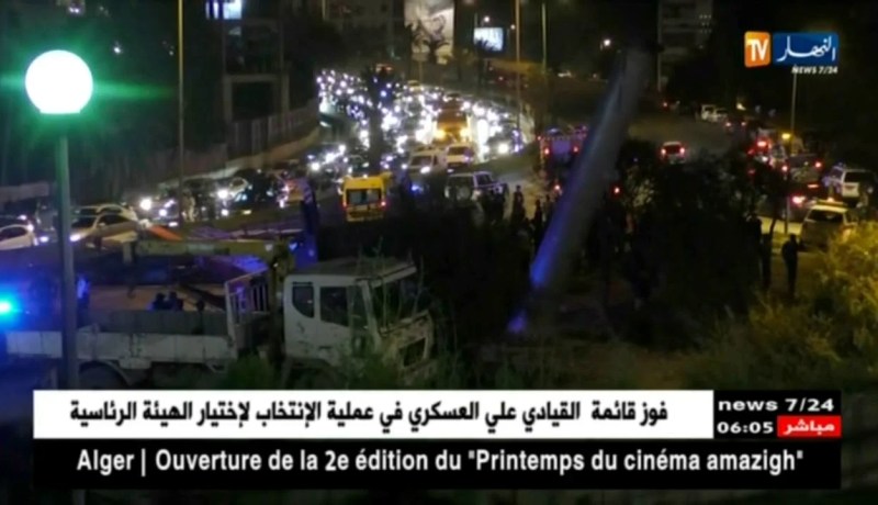 العاصمة : سقوط لافتة إشهارية بمنعرج بن عكنون يخلف جريحا