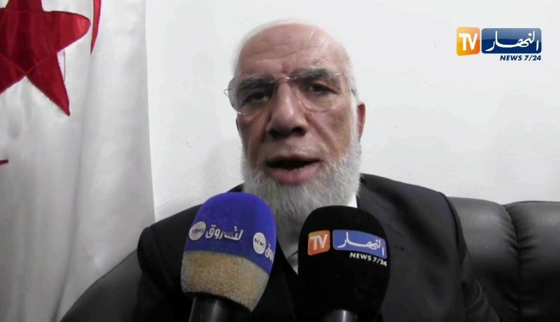 عنابة: الداعية الشيخ عمر عبد الكافي يواصل زيارته بإلقاء محاضرة بمسجد الفردوس