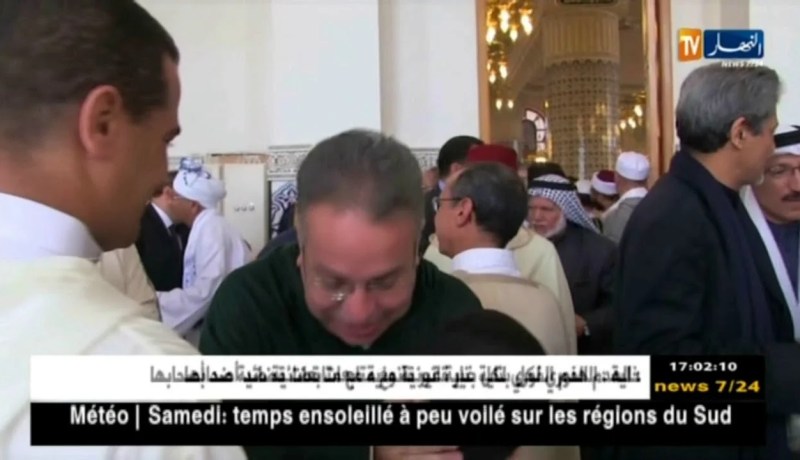 العاصمة: وزراء وسفراء يؤدون أول صلاة جمعة بالزاوية البلقايدية ..