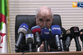 محمد شرفي: على الشباب إكمال دراستهم وإثبات تأدية الخدمة الوطنية أو الإعفاء للتفرغ للعمل البرلماني