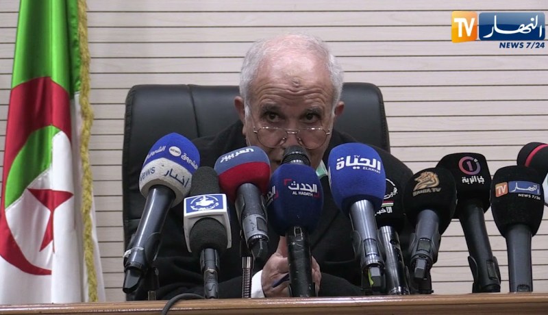 محمد شرفي: على الشباب إكمال دراستهم وإثبات تأدية الخدمة الوطنية أو الإعفاء للتفرغ للعمل البرلماني