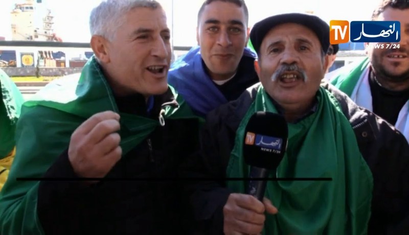 العاصمة/ متظاهرون من عدة ولايات يحجون لساحة البريد المركزي