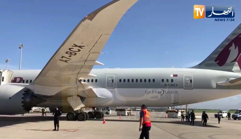 وصول الطائرة التي تحمل لقاح “أسترازينيكا” لمطار هواري بومدين