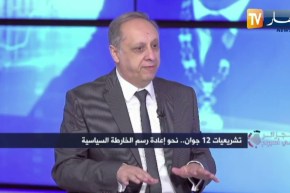 جيلالي سفيان: الأغلبية تريد الخروج لبرّ الأمان بطرق سلمية والكلمة الأخيرة تعود للشعب