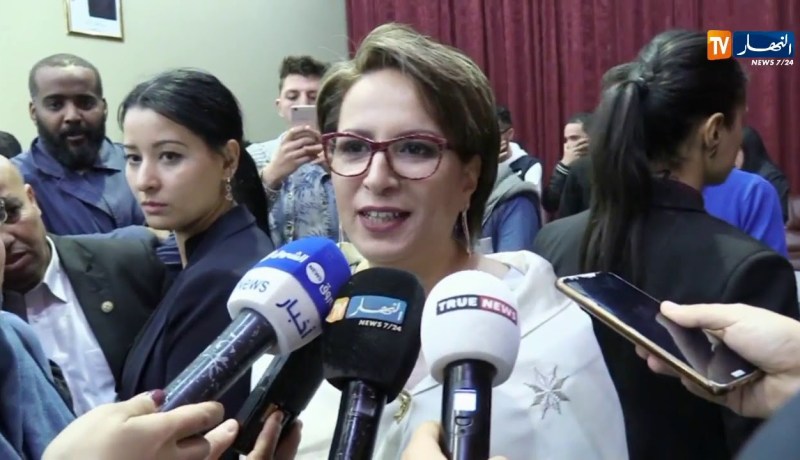 وزيرة الثقافة: “هناك جلسات خاصة بالمسرح المحترف للنهوض بالمسرح الجزائري”
