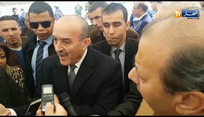 وزير السكن للمقاولين..”المواطن ما يستناش..كونو في المستوى وكملو مشاريعكم”