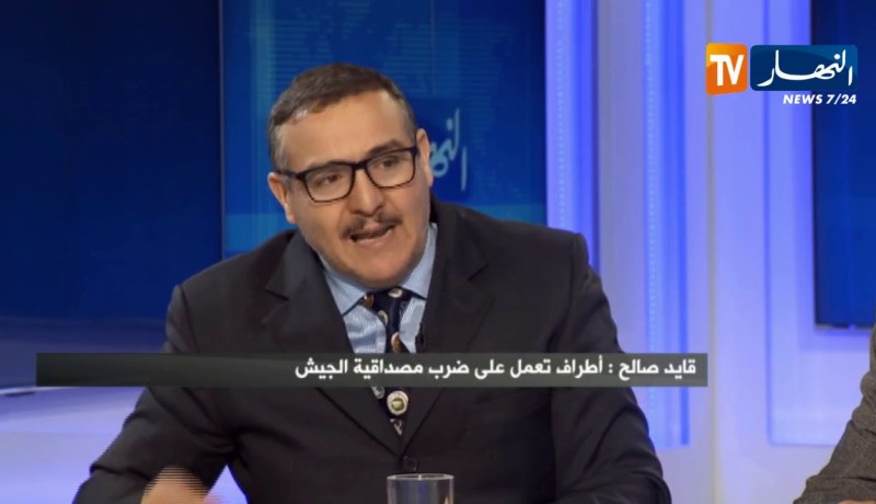 عقيد متقاعد: القايد صالح رفض شراء معدات من فرنسا وهناك ناس تريد الإنتقام منه لأجل ذالك