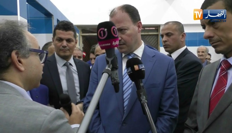 الوزير حطاب يطلب بإنشاء مراحيض لذوي الإحتياجات الخاصة بملعب براقي