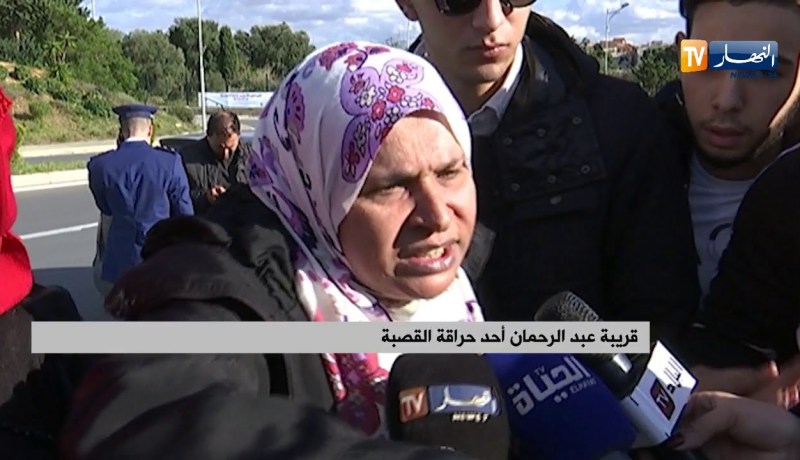 عائلات وأصدقاء حراقة القصبة ينتظرون أمام وزارة الداخلية لسماع أي جديد عن أبنائهم