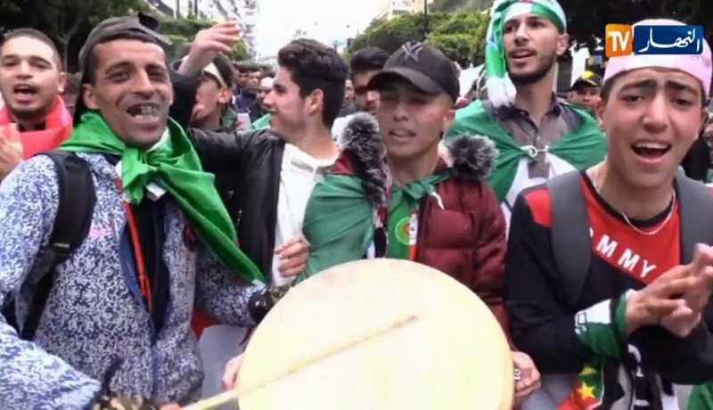 سنة على الحراك..عندما يوثق الفن والإبداع لوحات الحرية