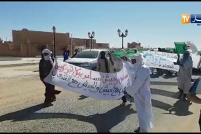 مسيرة شعبية مساندة للجيش وتنظيم الانتخابات  ببرج باحي مخنار