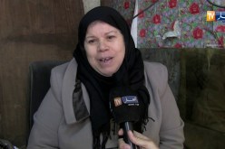 قسنطينة/ نساء بمهن رجالية…”سامية” إمرأة تمتهن النقش على النحاس