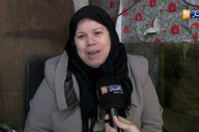 قسنطينة/ نساء بمهن رجالية…”سامية” إمرأة تمتهن النقش على النحاس