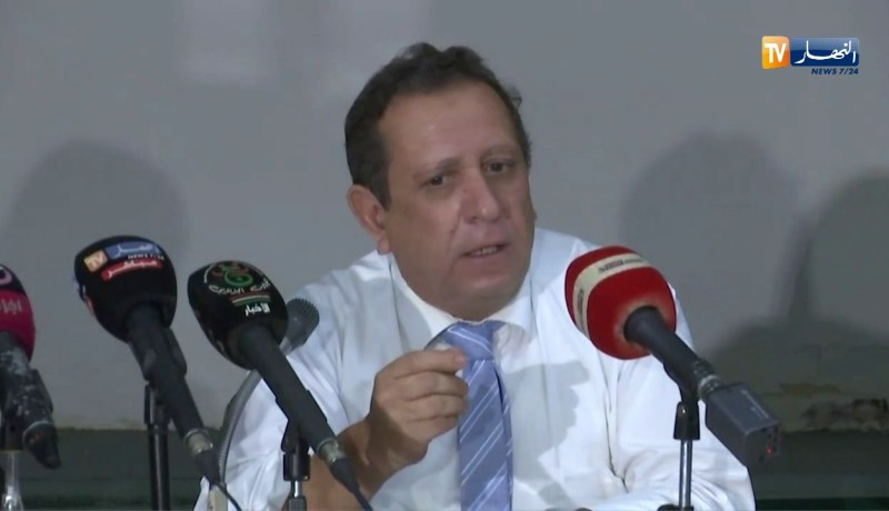 زوبير حراث: “الجزائر ليست كباقي الدول الإفريقيا..لدينا الشجاعة الكافية للإعلان عن داء الكوليرا”