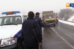 سيدي بلعباس: الأمن الوطني والحماية المدنية يفكون العزلة على المواطنين بالضاية