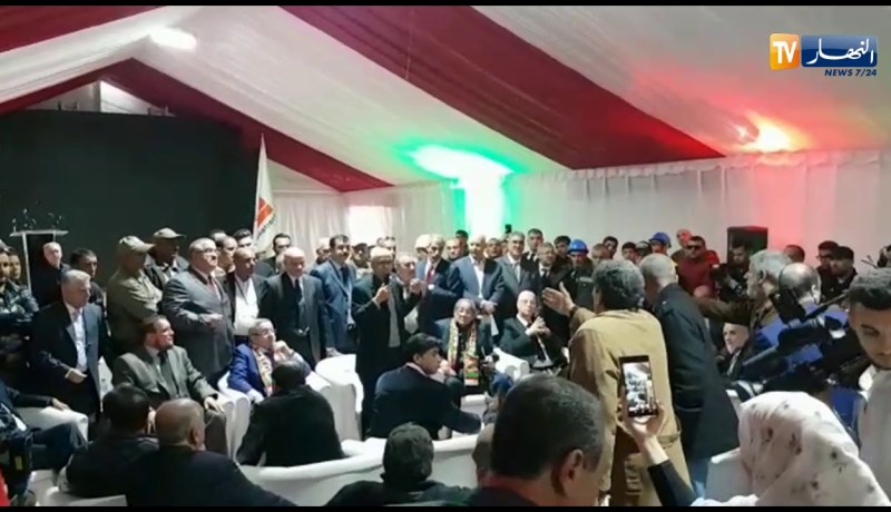 تخلطت في مراسم وضع حجر الأساس لمركز تكوين المولودية