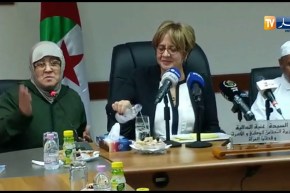 السيدة “رحمي فاطمة” البالغة من العمر 60 سنة تروي كيف ثابرت لتنال شهادة البكالوريا