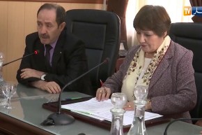 مدارس مشلولة بداية شهر أفريل.. وعود القبضة الحديدية بين بن غبريت والنقابات