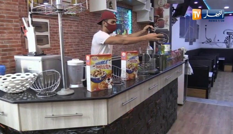 جيجل: أعادة تعليق إبرام عقود ومنع الطاولات بالمقاهي و المطاعم