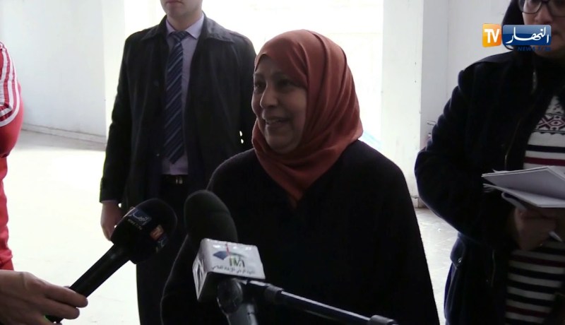 وزير الفلاحة يستمع لإنشغالات المواطنين وشكاويهم من تذبذب توزيع الحليب المدعم