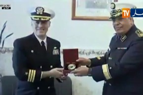 دفاع: رسو المدمرة الأمريكية دونالد كوك دي دي جي 75 بميناء العاصمة