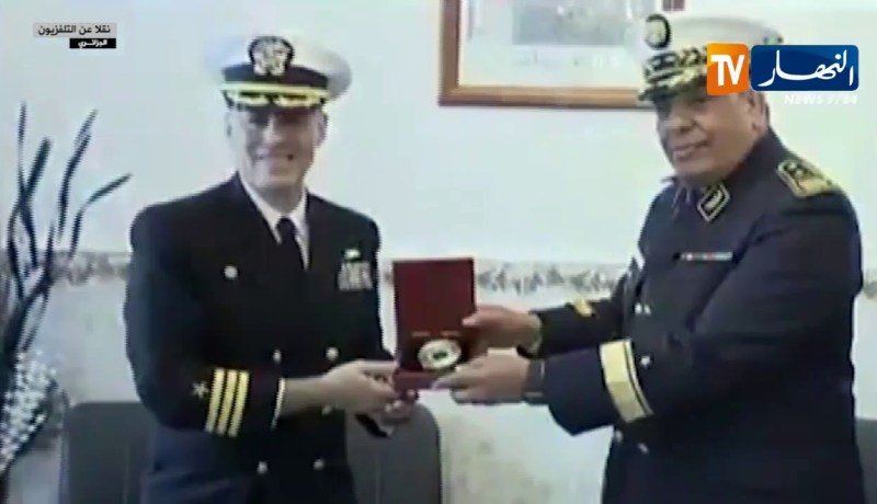 دفاع: رسو المدمرة الأمريكية دونالد كوك دي دي جي 75 بميناء العاصمة