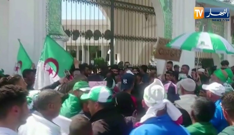 عين تموشنت: المواطنون يطالبون برحيل والي الولاية