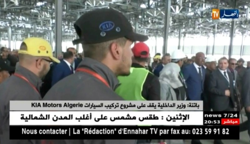 باتنة: وزير الداخلية يقف على مشروع تركيب السيارات KIA Motors Algerie