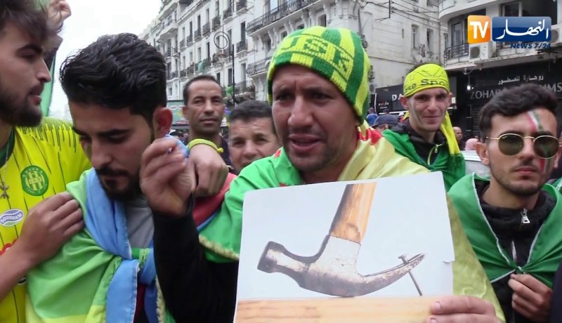 الحراك الشعبي: الجزائريون يرفضون المسيرات الليلية في رمضان.. نعم للخروج كل جمعة !