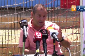 خالد لونيسي يعلن عن افتتاح اكاديمية سوكر برشلونة في الجزائر