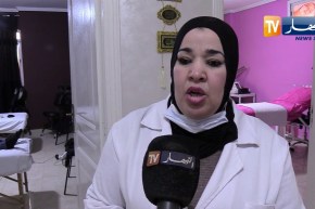 مجتمع: صناعة المكانس.. إبداع بأنامل كفيف